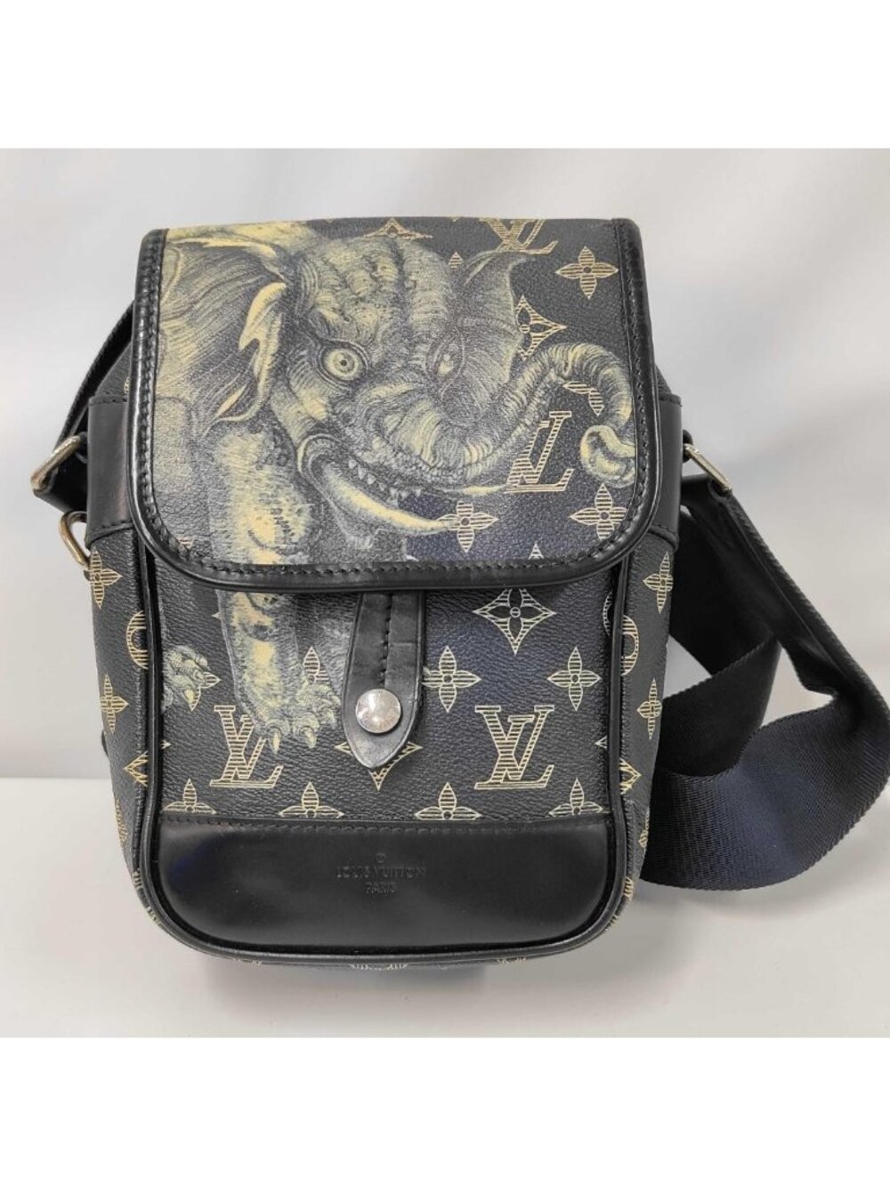 Louis Vuitton Messenger BB Monogram Savannah Chapman